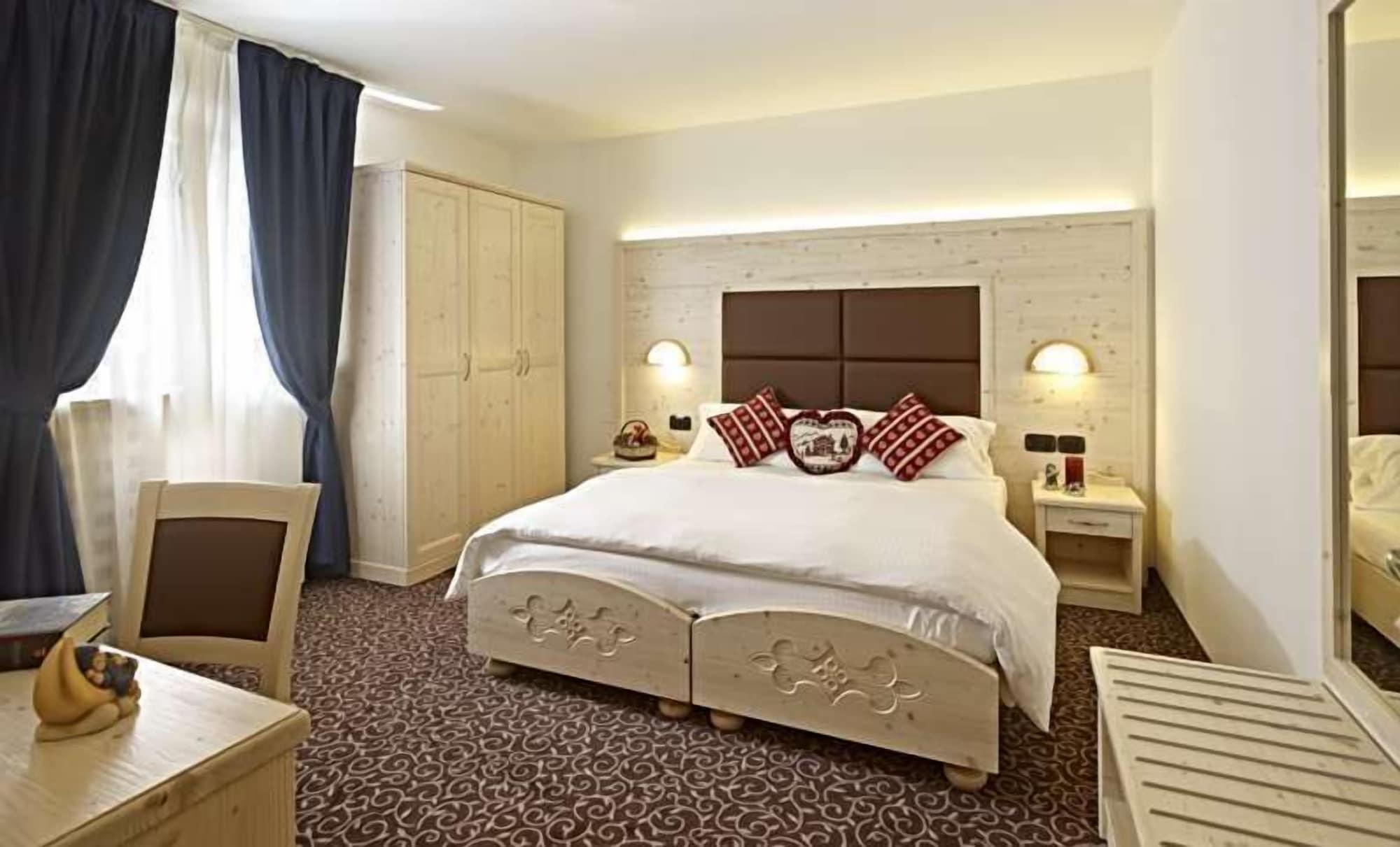Hotel Europa Madonna Esterno foto