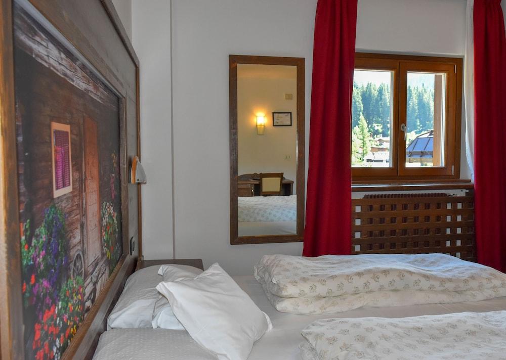 Hotel Europa Madonna Esterno foto