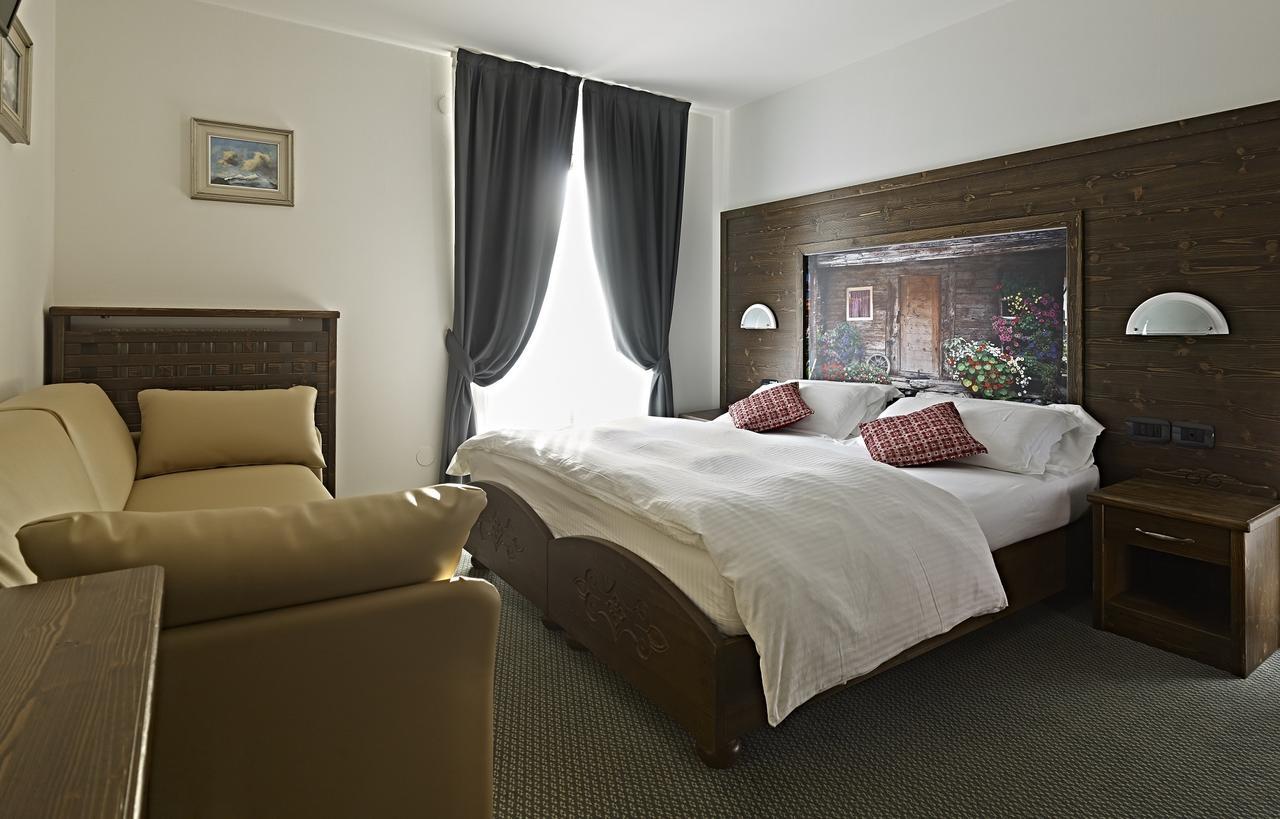 Hotel Europa Madonna Esterno foto